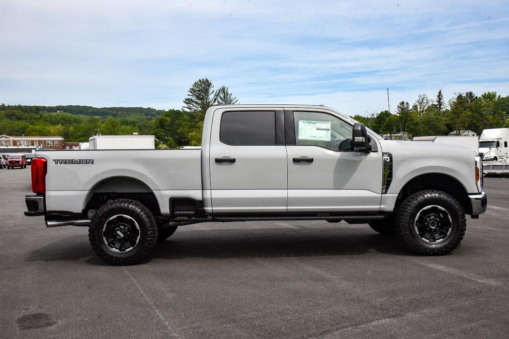 new 2025 Ford F-250 car, priced at $65,355
