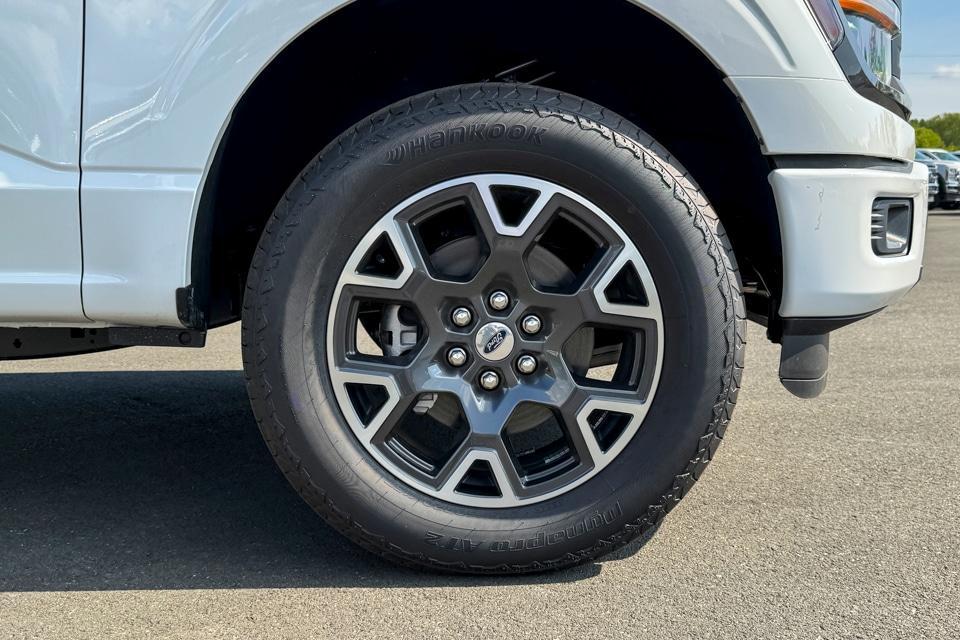 new 2025 Ford F-150 car, priced at $46,220