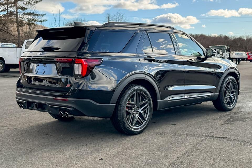 new 2025 Ford Explorer car, priced at $61,050