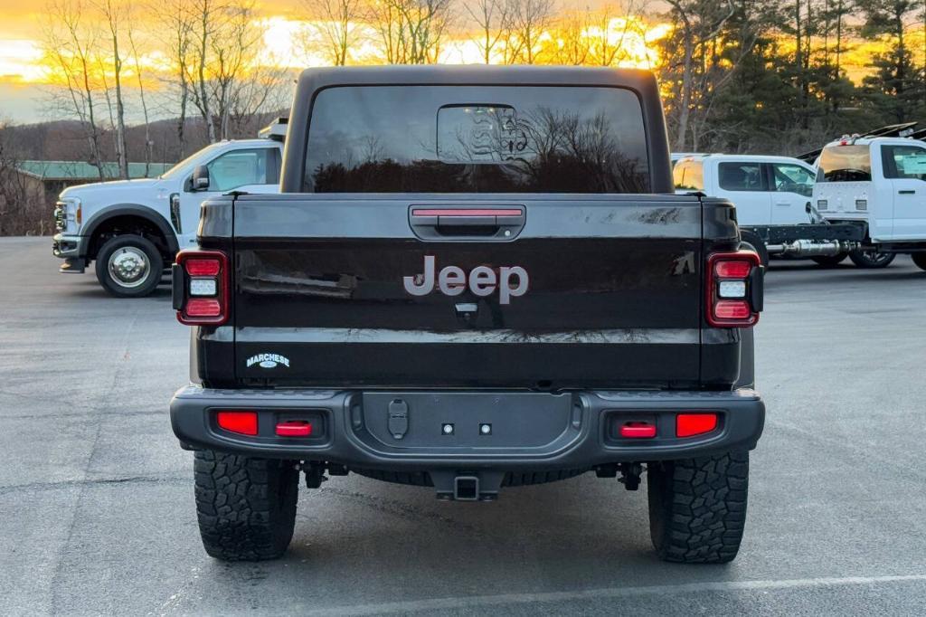 used 2022 Jeep Gladiator car, priced at $37,900