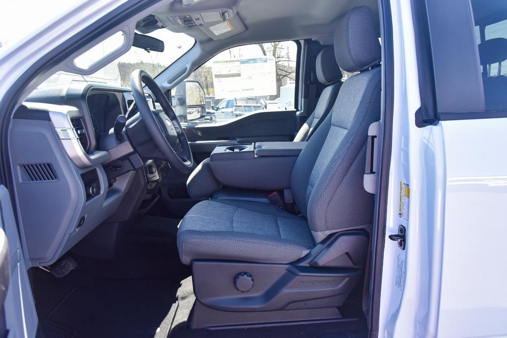 new 2025 Ford F-350 car, priced at $62,375