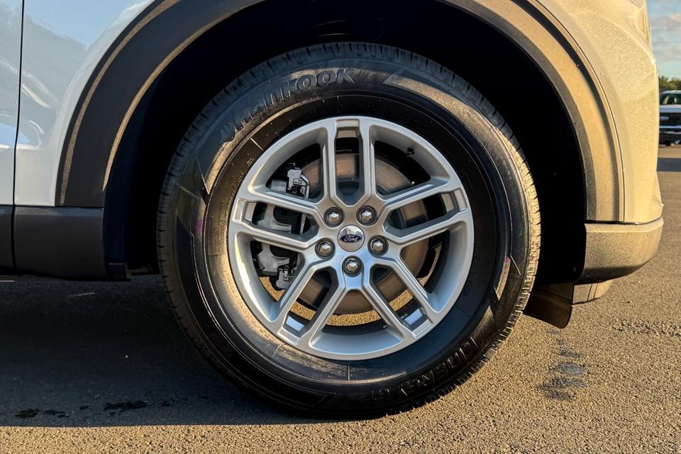 new 2025 Ford Explorer car, priced at $45,140