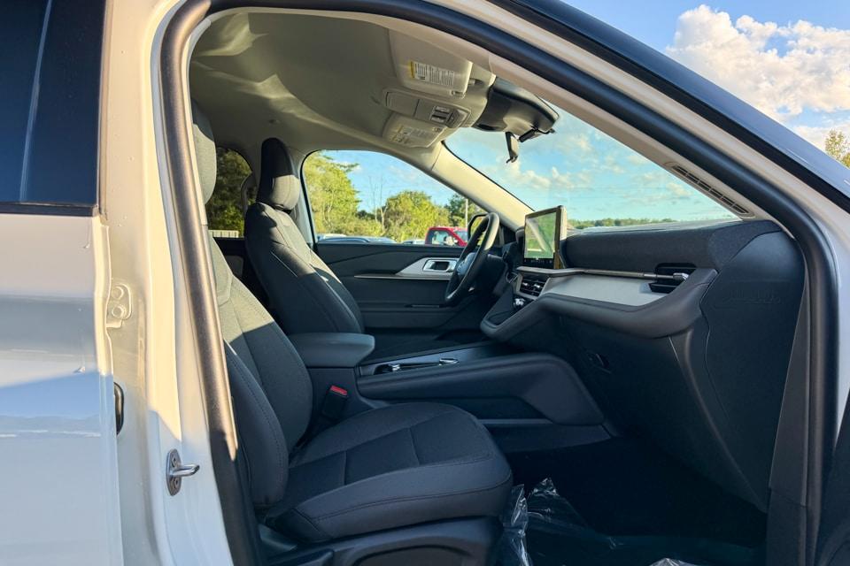 new 2025 Ford Explorer car, priced at $45,140