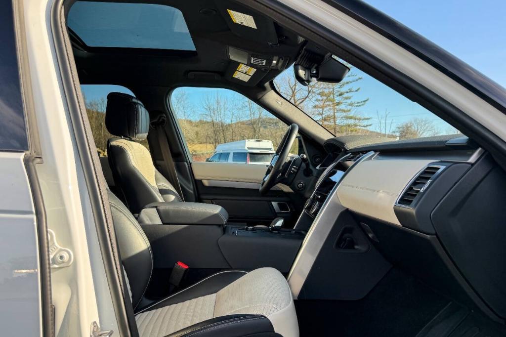 used 2023 Land Rover Discovery car, priced at $57,900