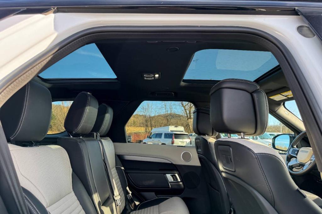 used 2023 Land Rover Discovery car, priced at $57,900