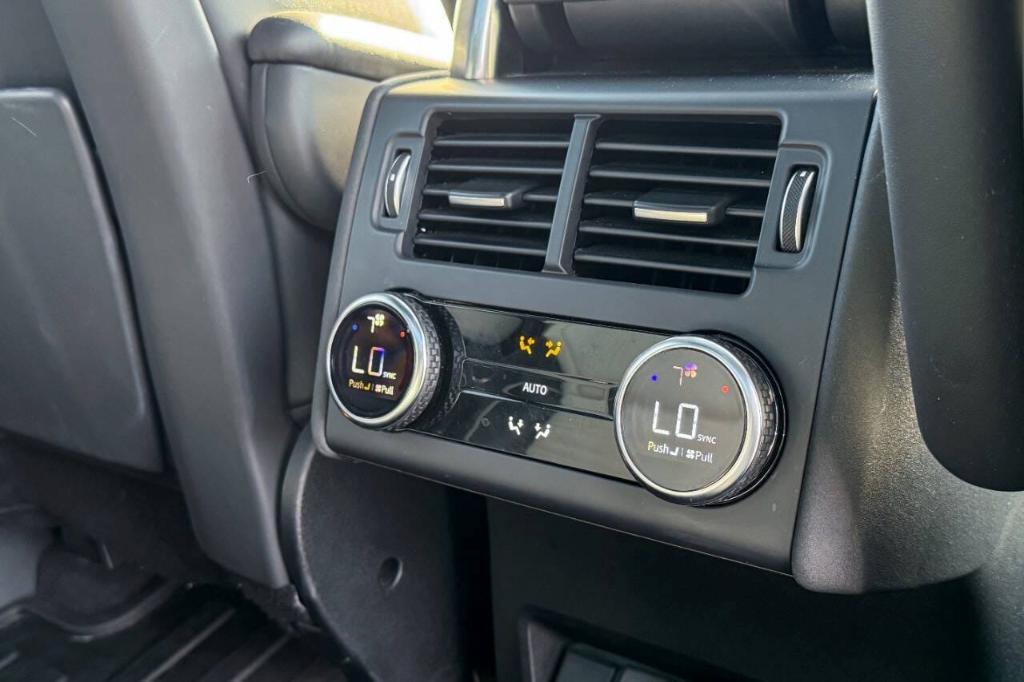 used 2023 Land Rover Discovery car, priced at $48,900