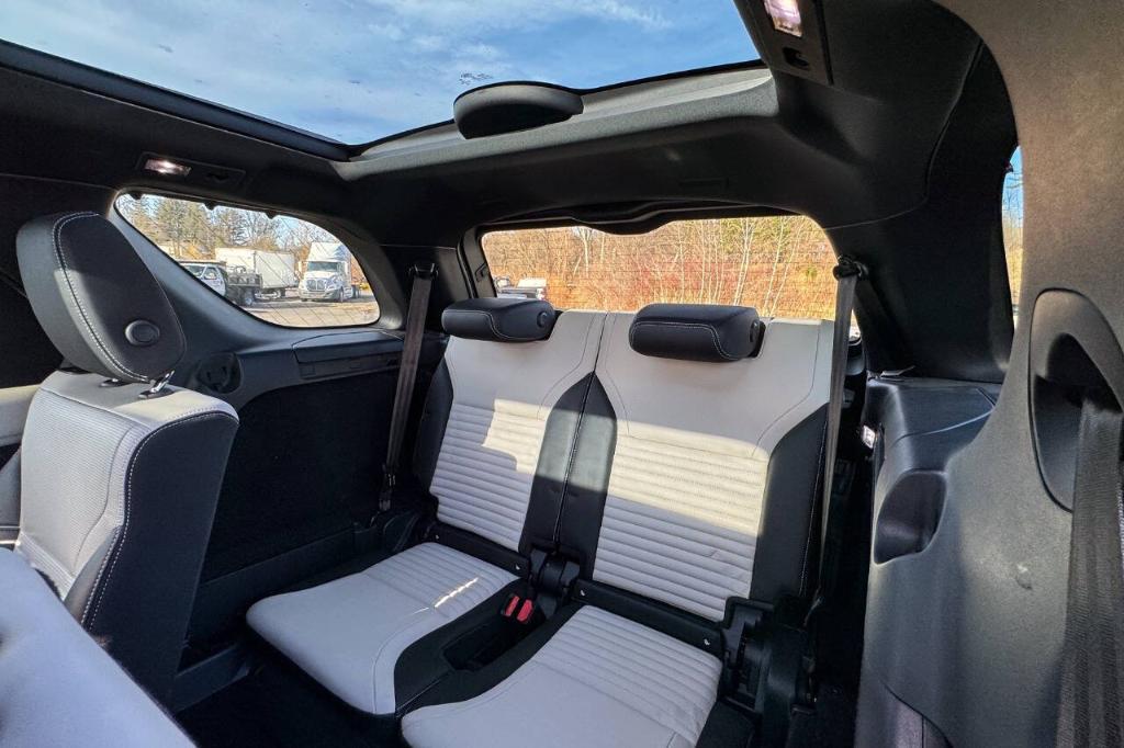 used 2023 Land Rover Discovery car, priced at $57,900