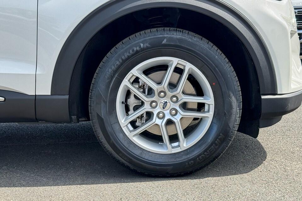 new 2025 Ford Explorer car, priced at $41,150