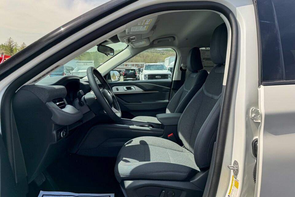 new 2025 Ford Explorer car, priced at $41,150