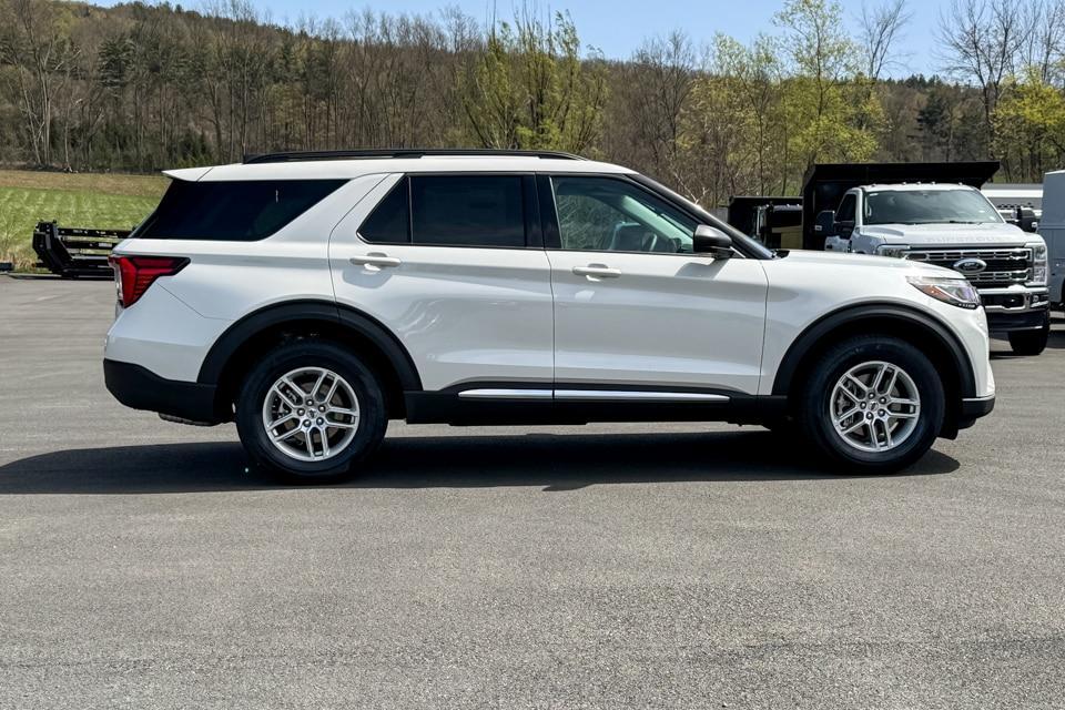 new 2025 Ford Explorer car, priced at $41,150