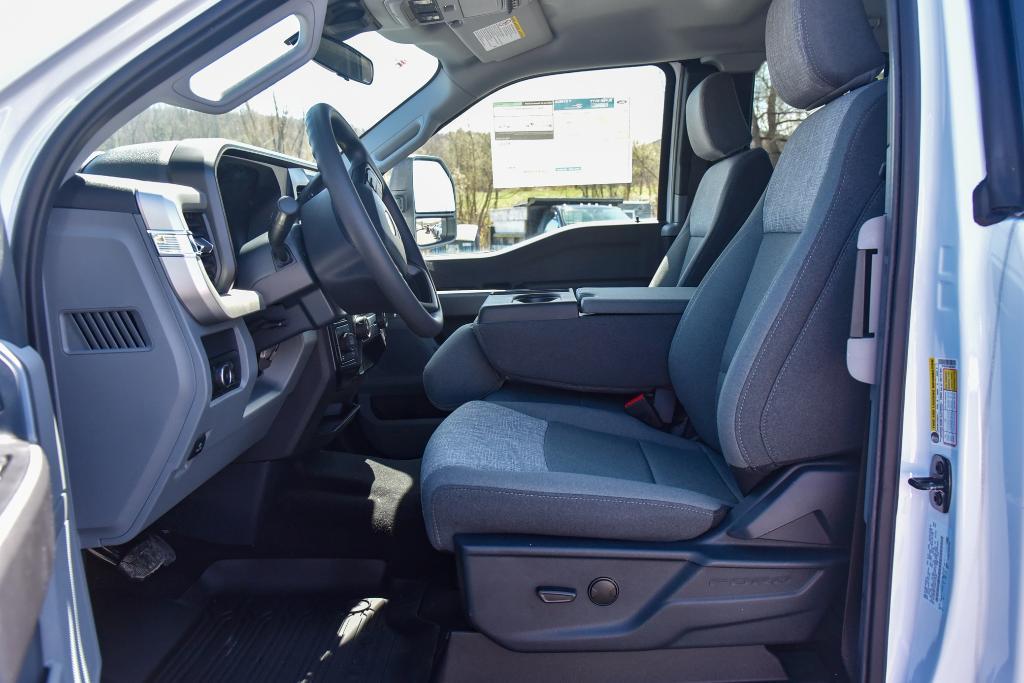 new 2025 Ford F-350 car, priced at $71,425