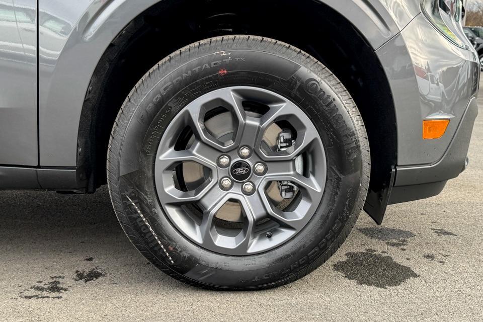 new 2025 Ford Maverick car, priced at $35,095