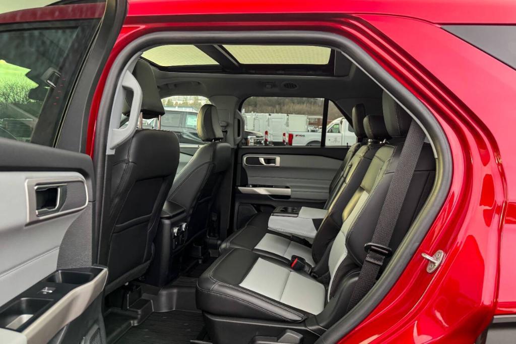 used 2022 Ford Explorer car, priced at $34,900