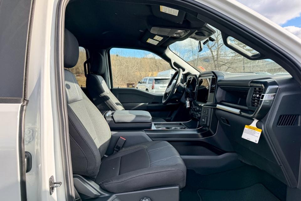 new 2025 Ford F-150 car, priced at $48,423