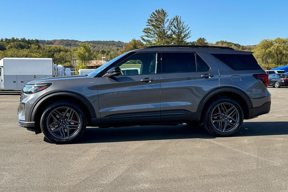 new 2025 Ford Explorer car