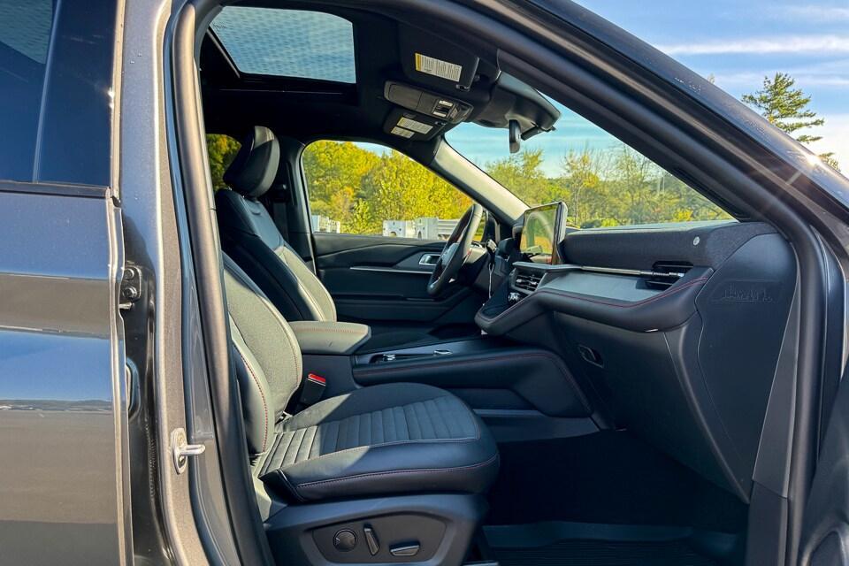 new 2025 Ford Explorer car