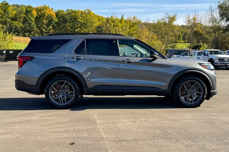 new 2025 Ford Explorer car