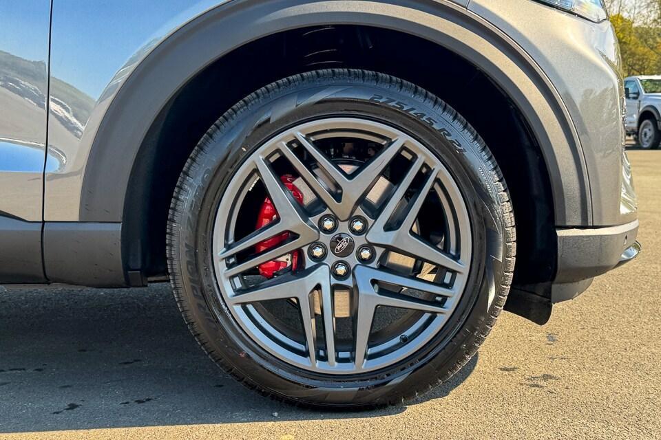 new 2025 Ford Explorer car