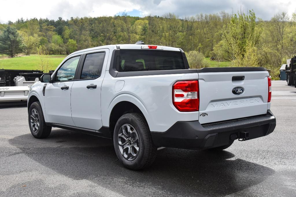 new 2025 Ford Maverick car, priced at $33,192