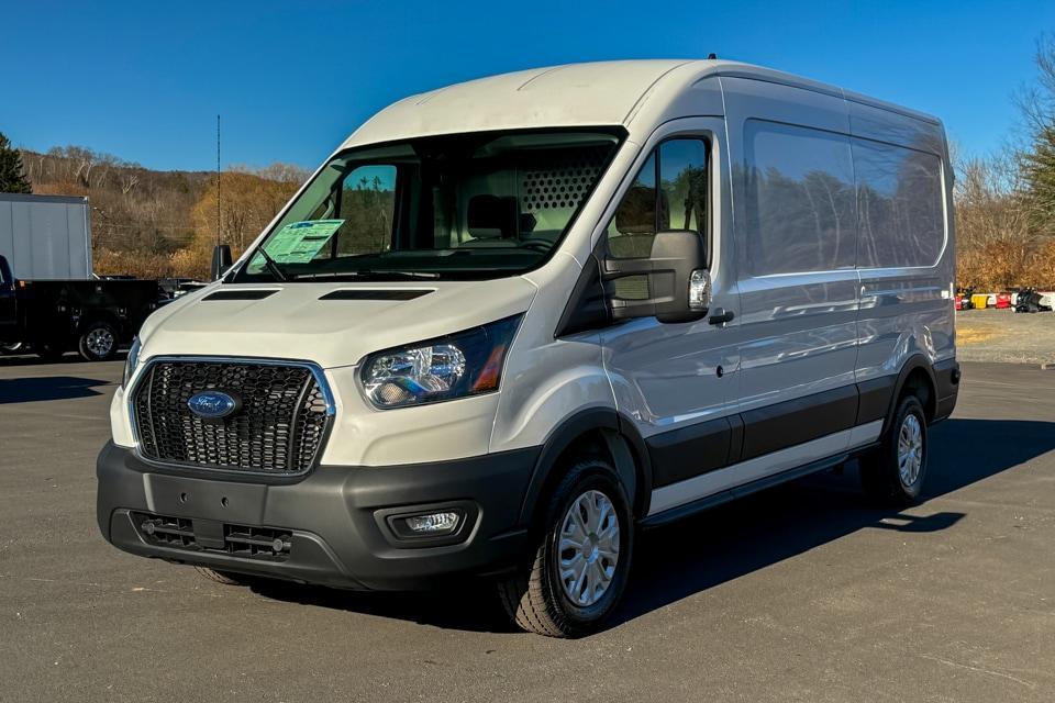 new 2024 Ford Transit-250 car