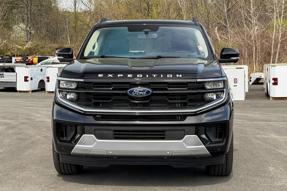 new 2025 Ford Expedition car, priced at $80,180