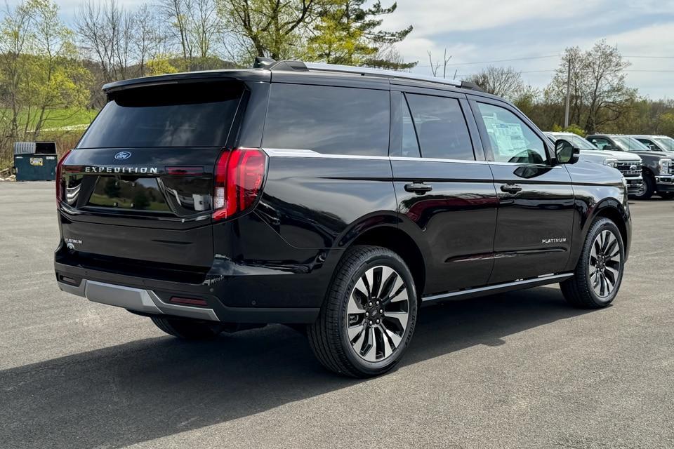 new 2025 Ford Expedition car, priced at $80,180