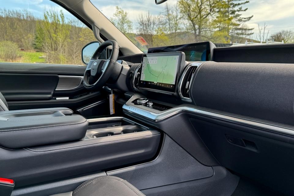 new 2025 Ford Expedition car, priced at $80,180