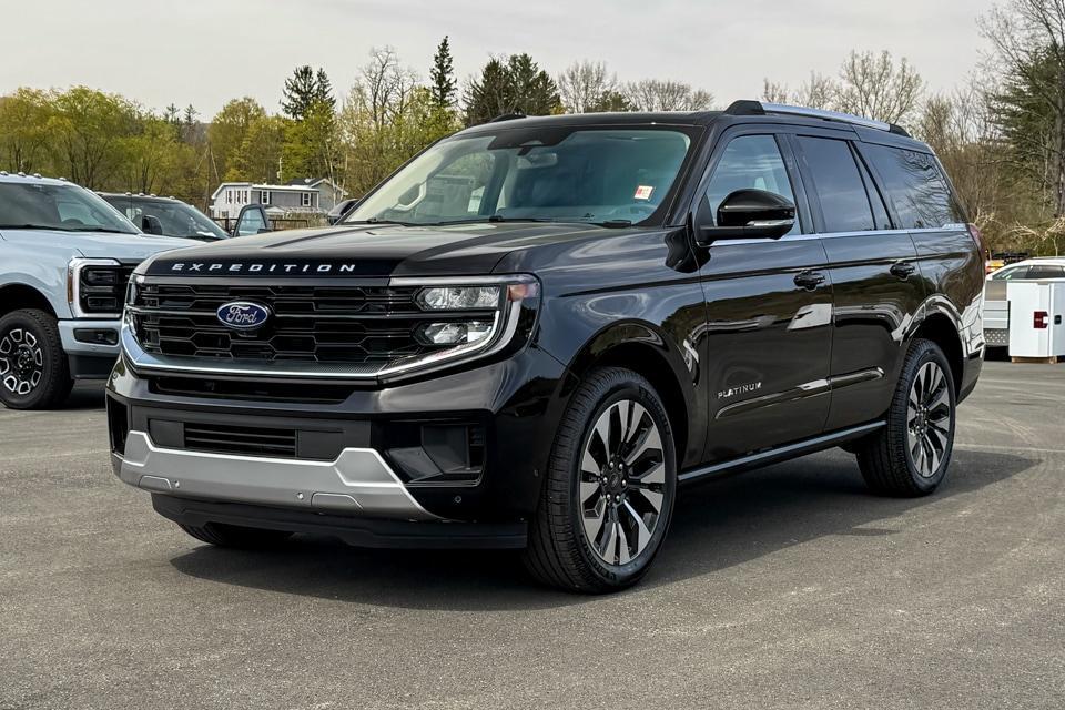 new 2025 Ford Expedition car, priced at $80,180
