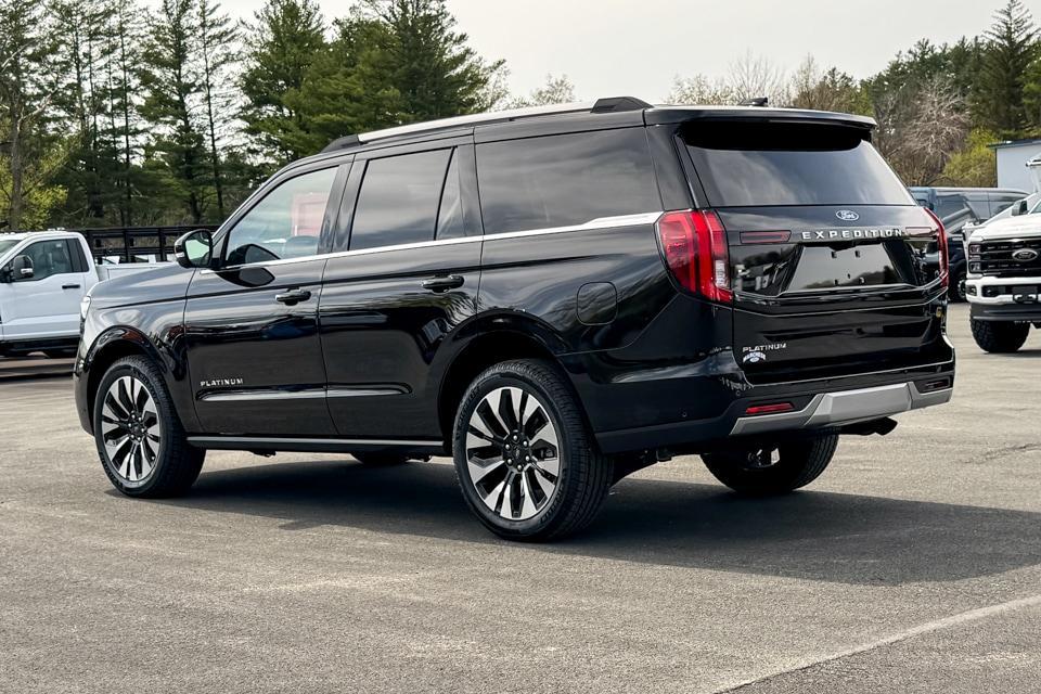 new 2025 Ford Expedition car, priced at $80,180