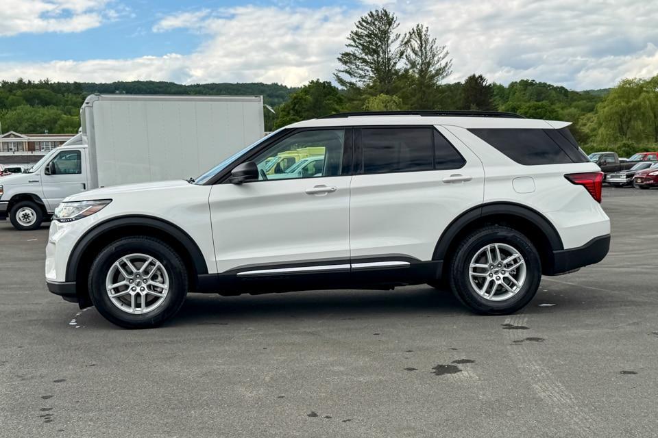 new 2025 Ford Explorer car, priced at $44,375