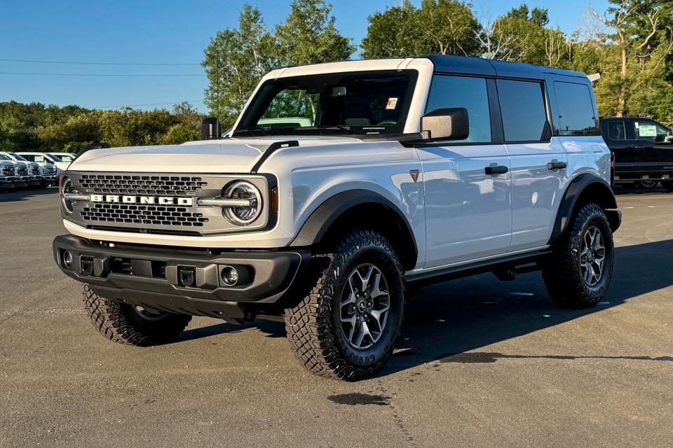new 2025 Ford Bronco car, priced at $59,910