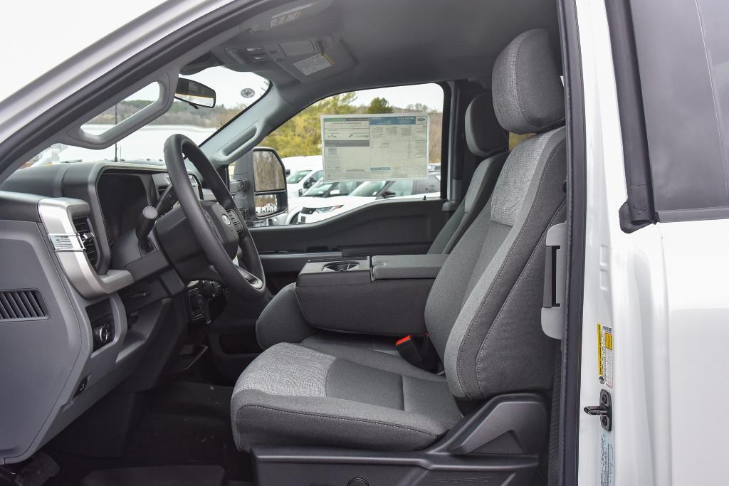 new 2025 Ford F-350 car, priced at $62,265