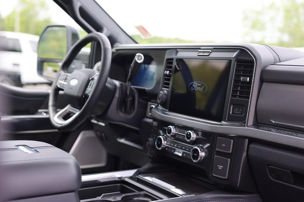 new 2025 Ford F-450 car, priced at $105,565