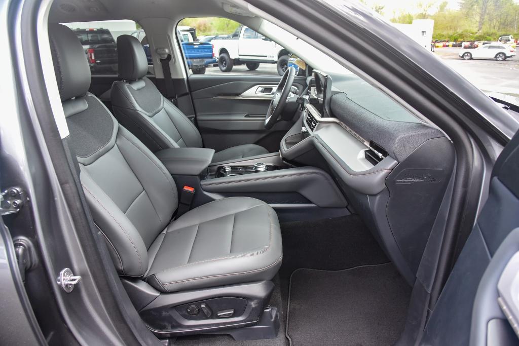 new 2025 Ford Explorer car, priced at $48,205
