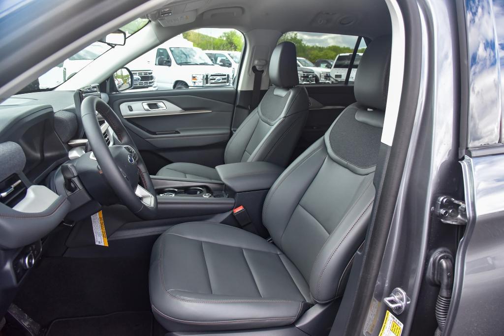 new 2025 Ford Explorer car, priced at $48,205