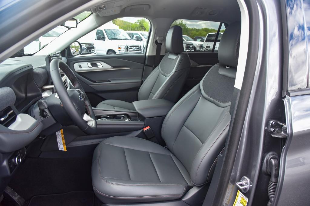 new 2025 Ford Explorer car, priced at $48,205