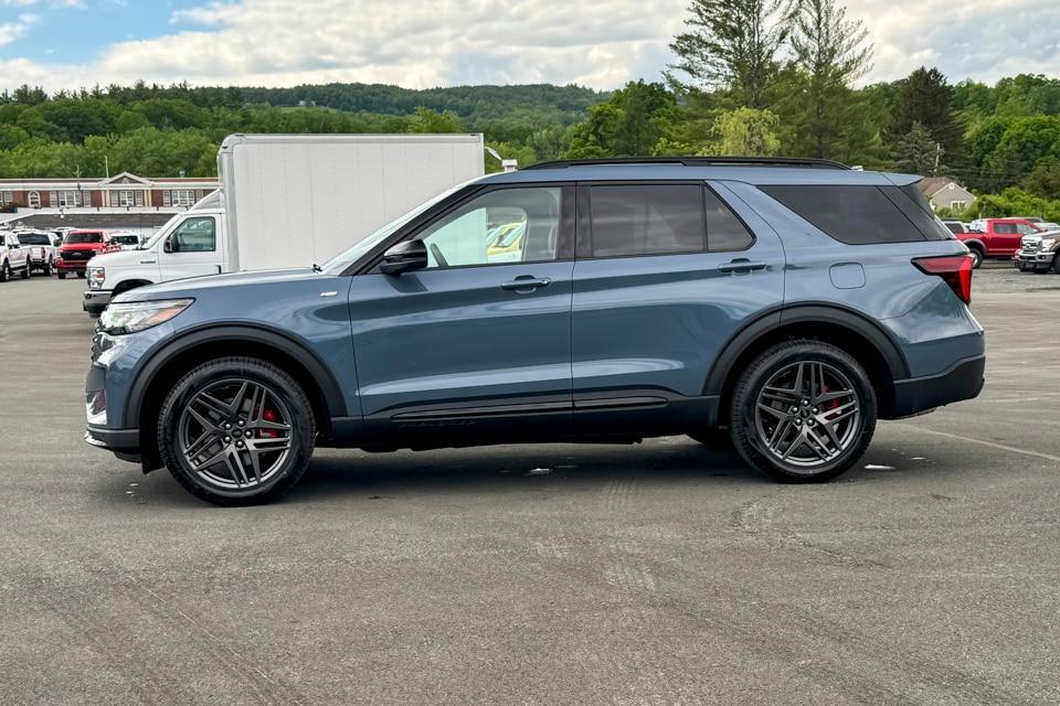 new 2025 Ford Explorer car, priced at $52,935