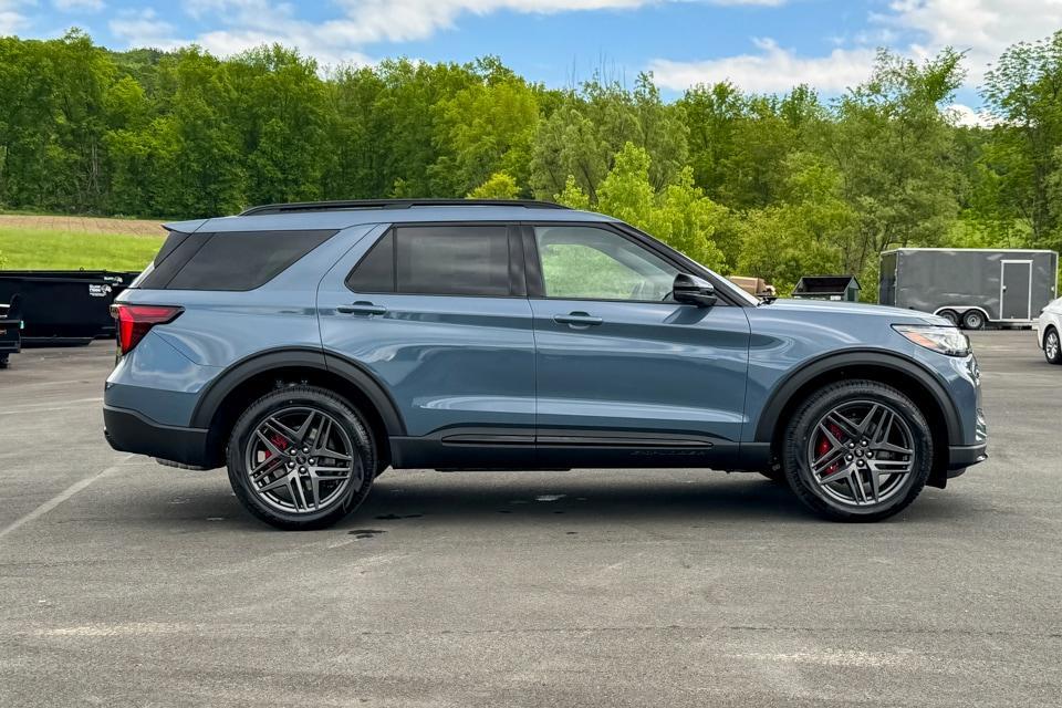 new 2025 Ford Explorer car, priced at $52,935