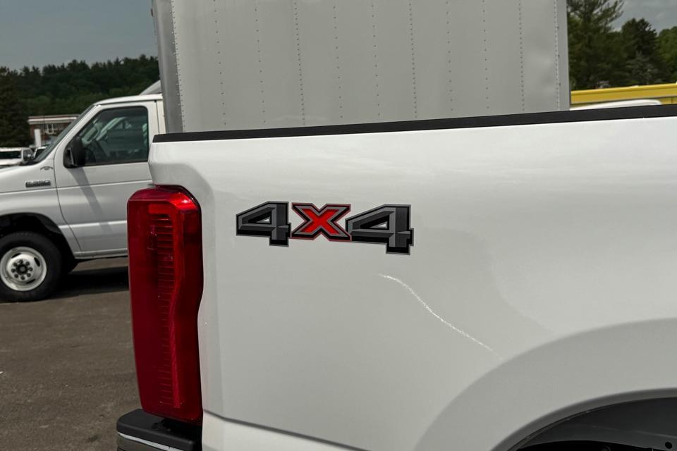 new 2025 Ford F-350 car