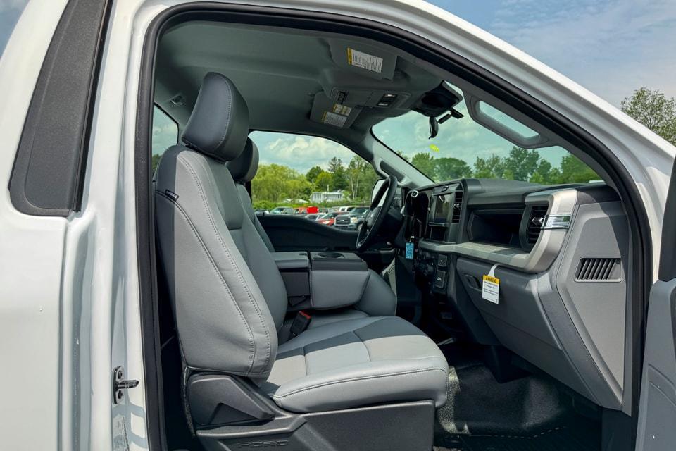 new 2025 Ford F-350 car