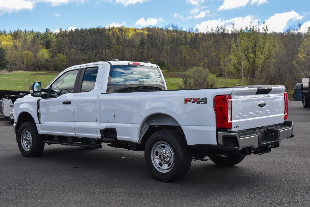 new 2025 Ford F-350 car, priced at $57,910