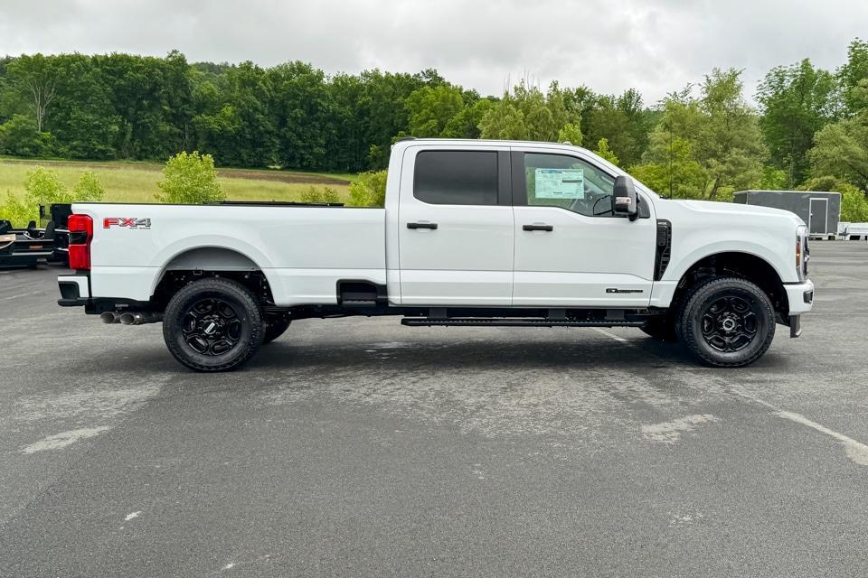 new 2025 Ford F-350 car, priced at $74,400