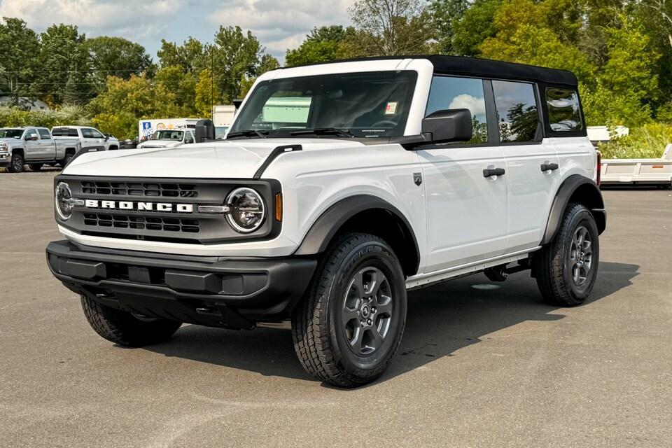 new 2025 Ford Bronco car, priced at $45,170