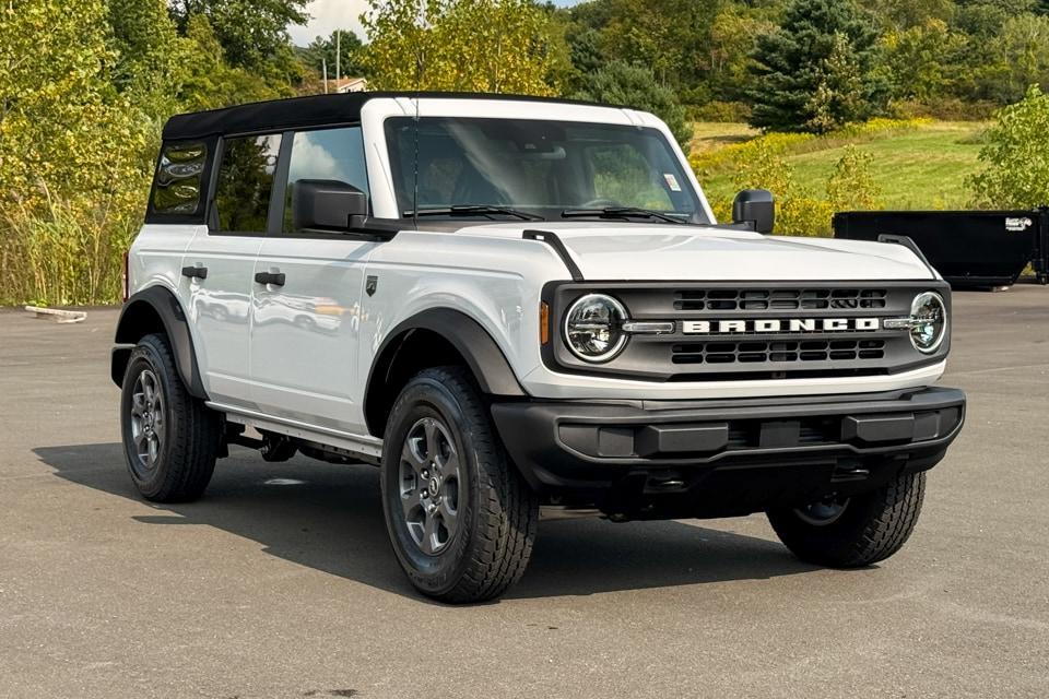 new 2025 Ford Bronco car, priced at $45,170