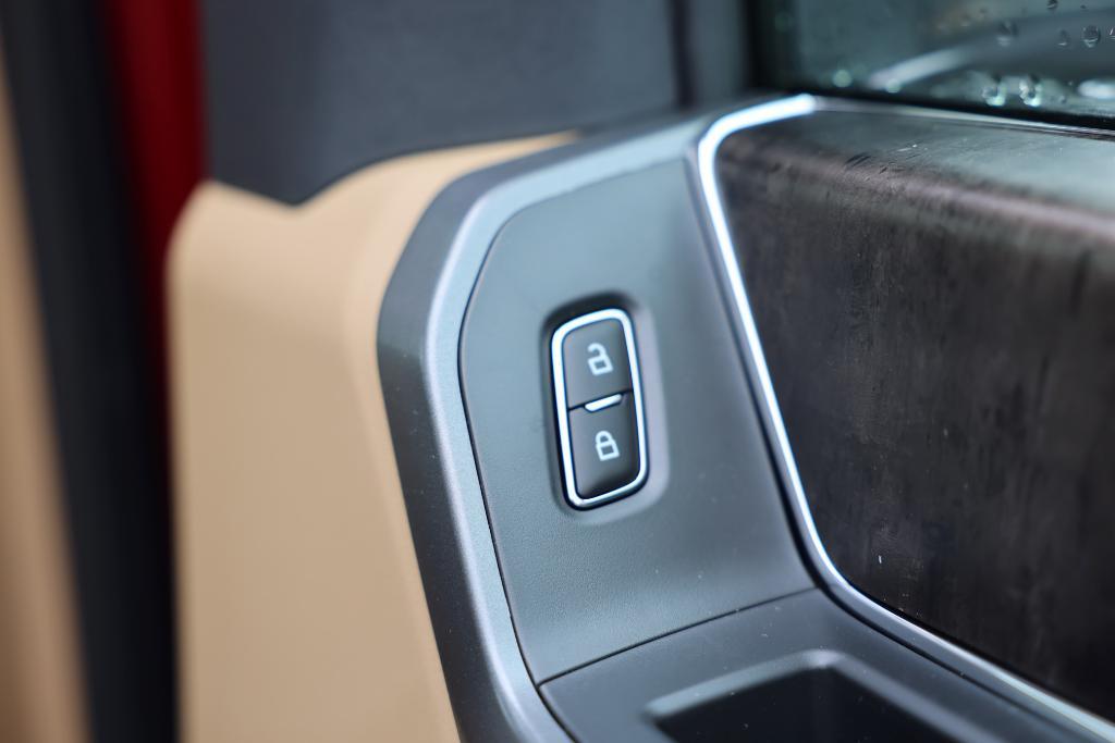 new 2025 Ford F-350 car, priced at $75,570