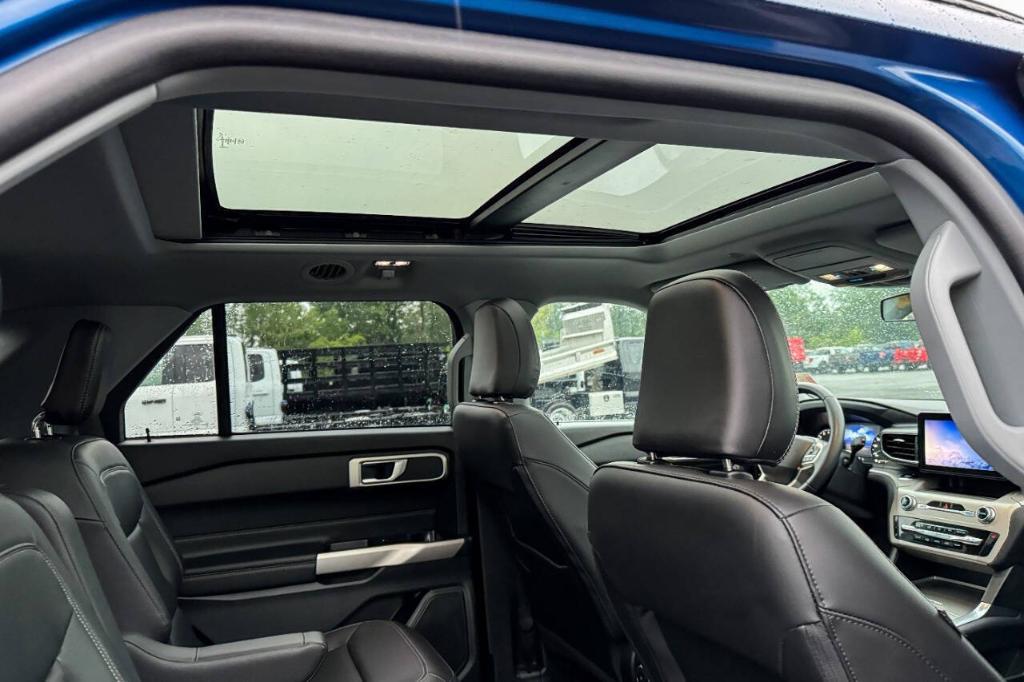 used 2022 Ford Explorer car, priced at $31,900