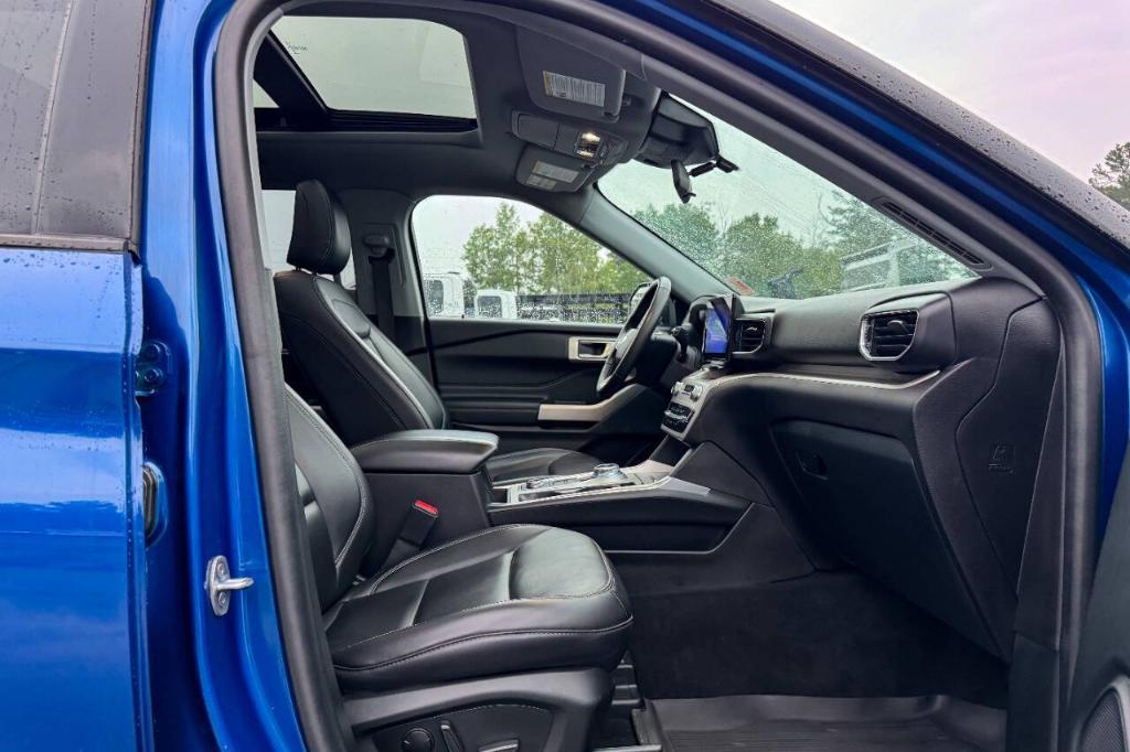 used 2022 Ford Explorer car, priced at $31,900