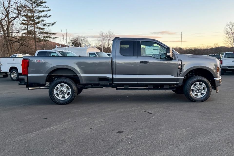 new 2025 Ford F-350 car, priced at $61,125