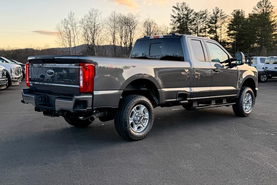 new 2025 Ford F-350 car, priced at $61,125