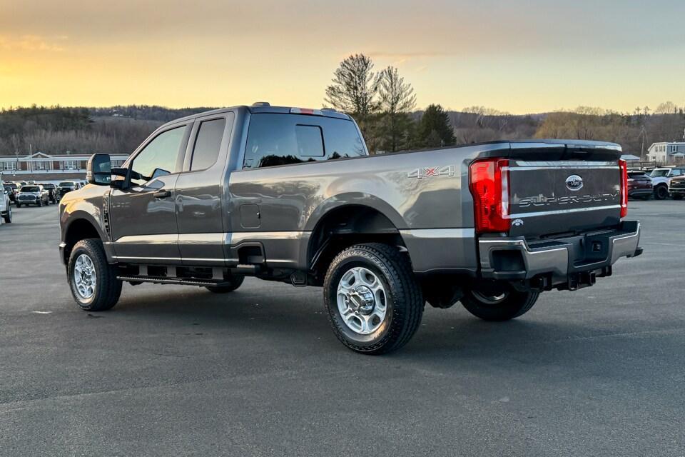 new 2025 Ford F-350 car, priced at $61,125